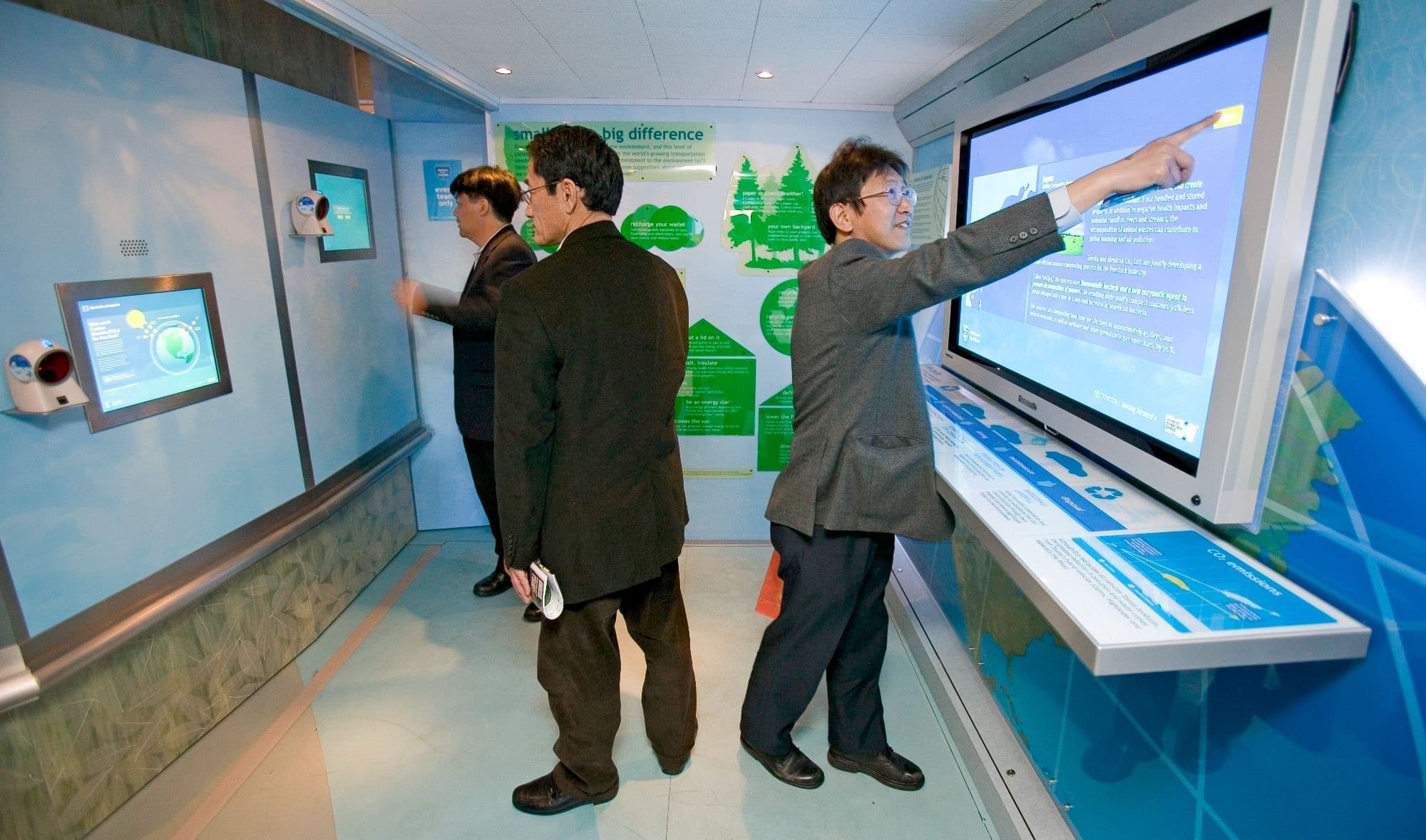 Toyota Highway to the Future: Mobile Hybrid Experience — image 4